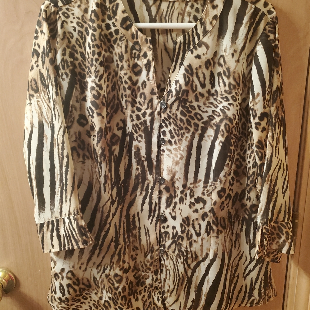 True vintage,Size M or 8-10, leopard print, button up dress shirt